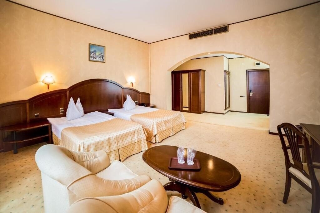Фото President Hotel 4*