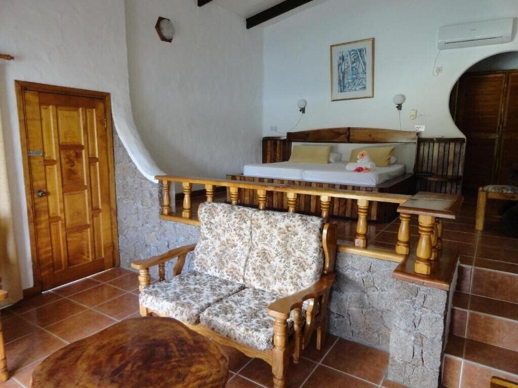 Zdjęcia Lazare Picault 2*