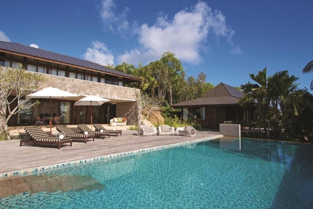 Фото Four Seasons Resort Seychelles 5*