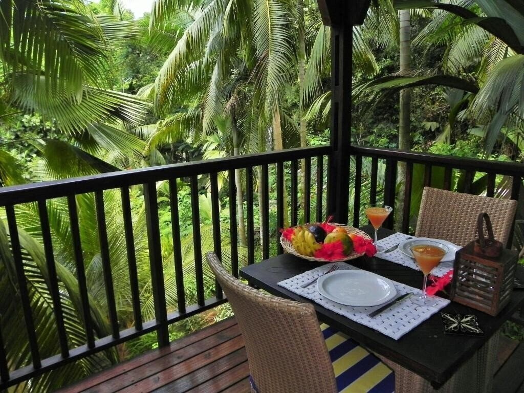 Изображение Hillside Retreat 3*