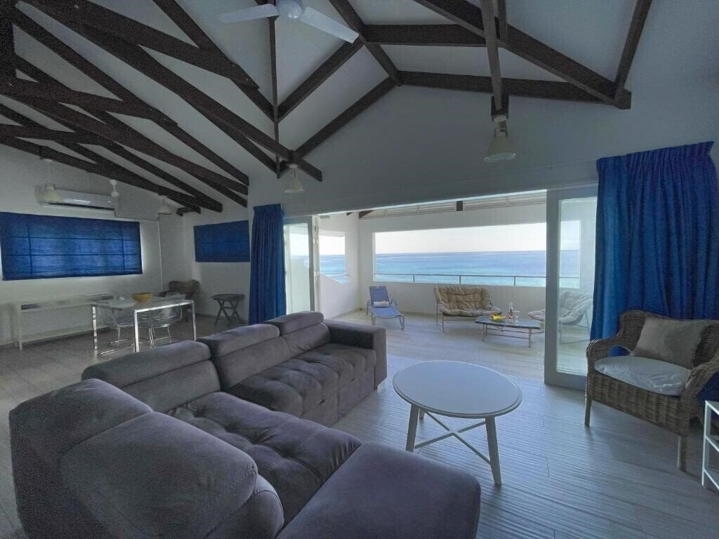 Картинка Vallonend Beachfront Villa With Excellent View 4*