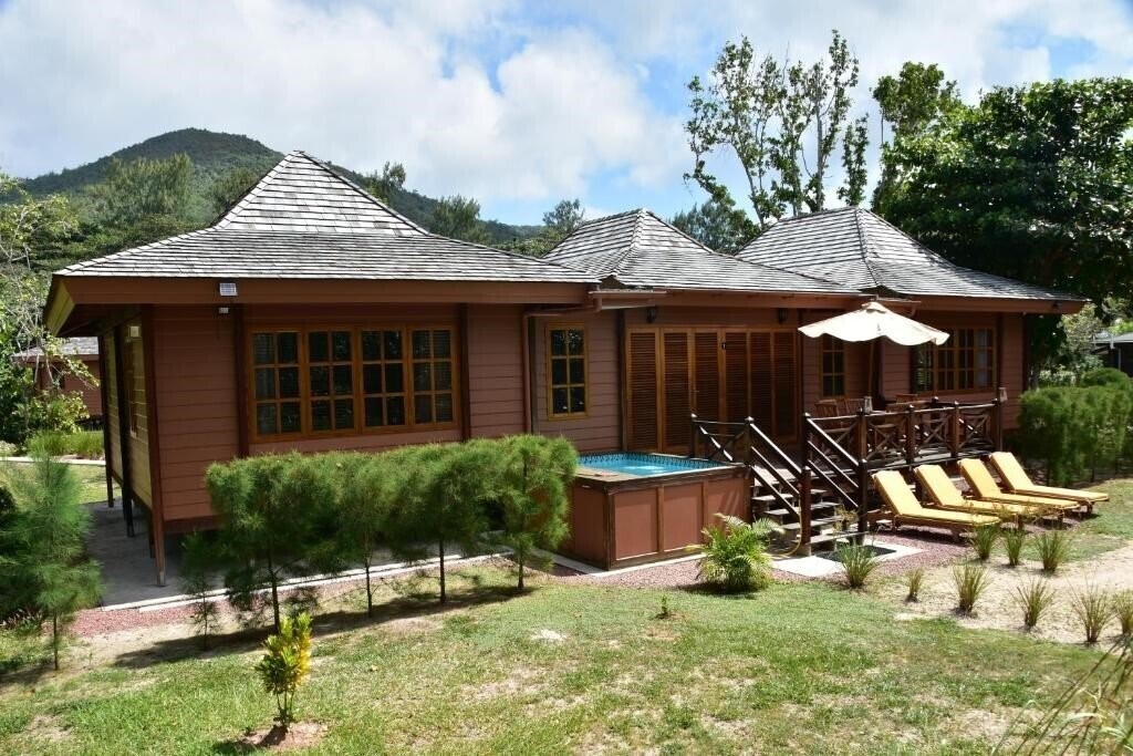 Hotel Heliconia Grove 1*