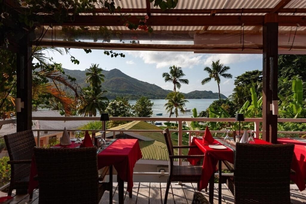 Фото Sea View Lodge 3*