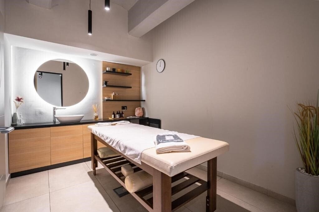 Zdjęcie Mona Plaza 4*