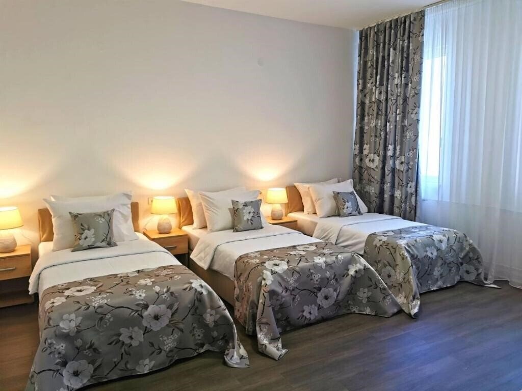 Фотографія N Hotel 3*