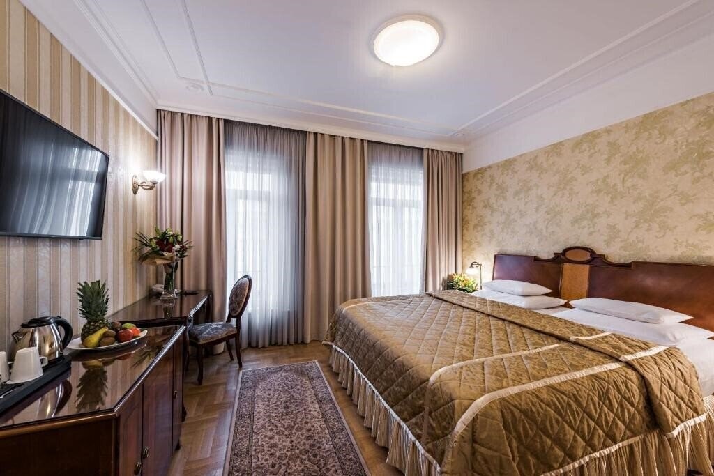 Hotel Moskva 3*