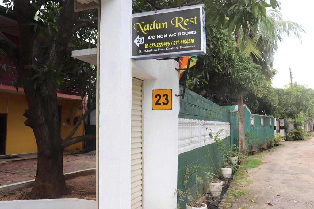 Zdjęcia Nadun Rest 1*