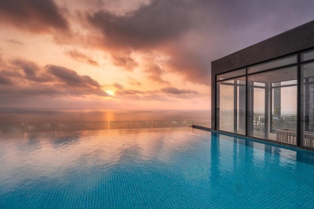 Hotel Movenpick Hotel Colombo 5*