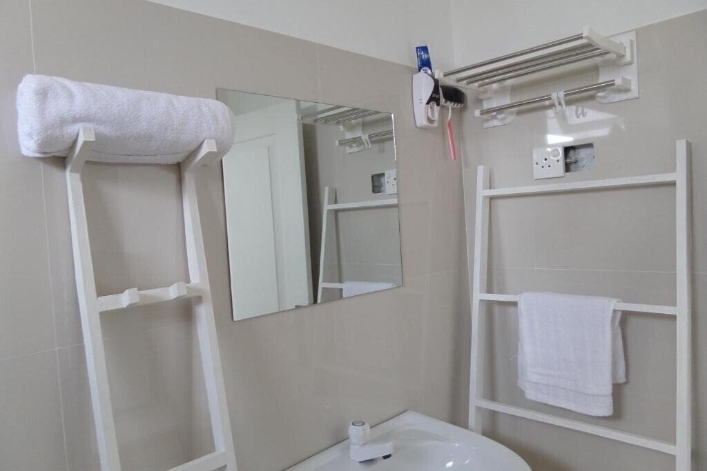 Фотография White Villa Ambalangoda 1*