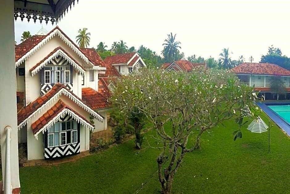 Hotel Warahena Beach Hotel 3*