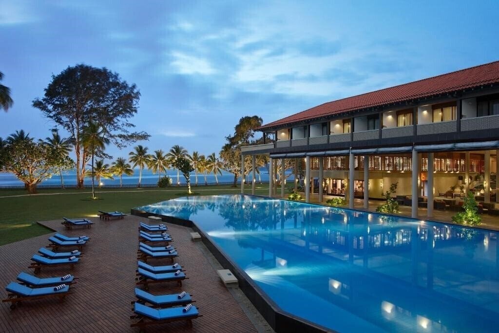 Hotel Cinnamon Bey Beruwala 5*