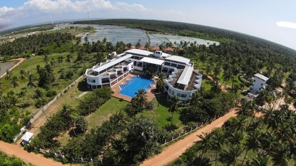 Hotel Capital Wind 4*