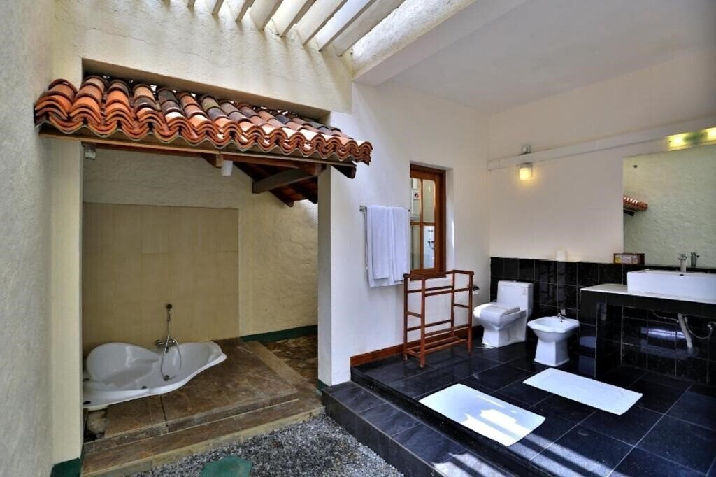 Фотографія Hibiscus Beach Hotel 3*