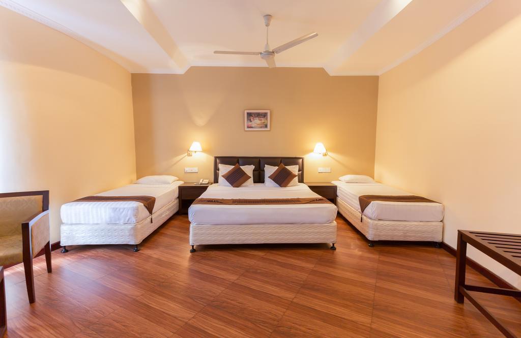 Фотография Devon Hotel 3*