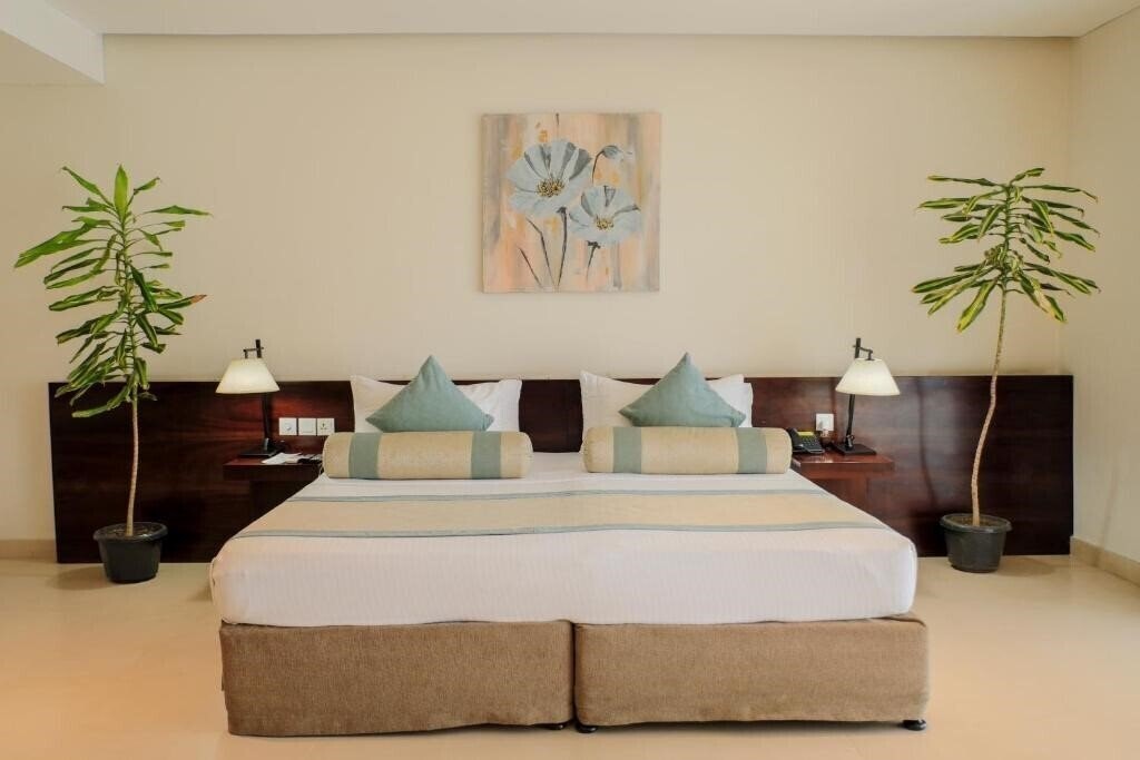 Фото Oak Ray Heritage Hotel 4*