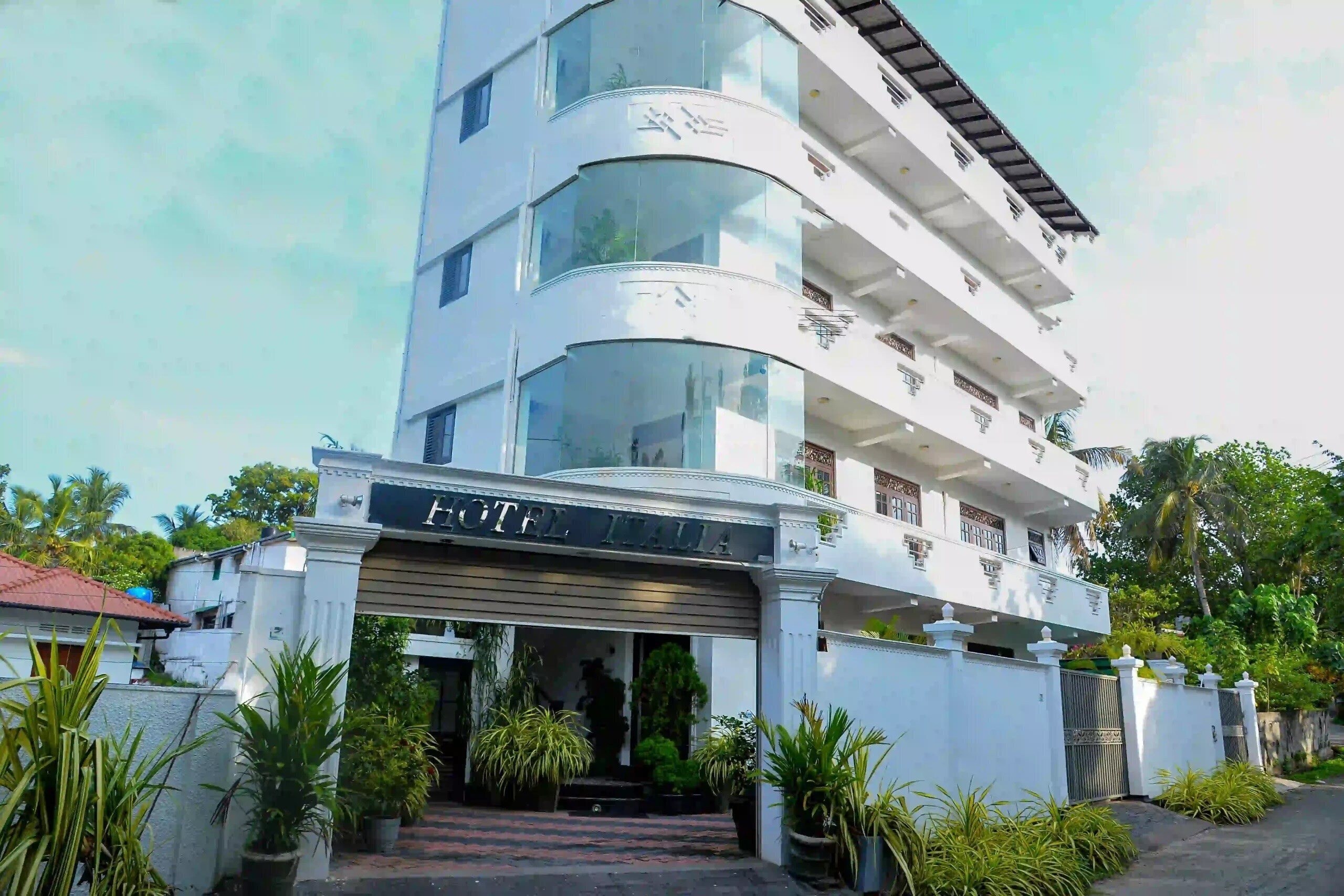 Hotel Italia Hotel Ambalangoda 2*