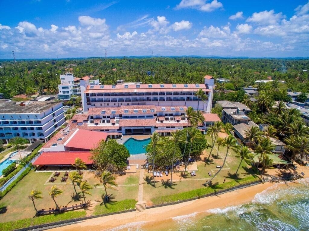 Hotel Citrus Hikkaduwa (ex. Amaya Reef) 4*