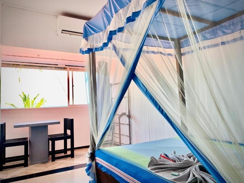 Изображение Rainbow Beach Hotel 3*