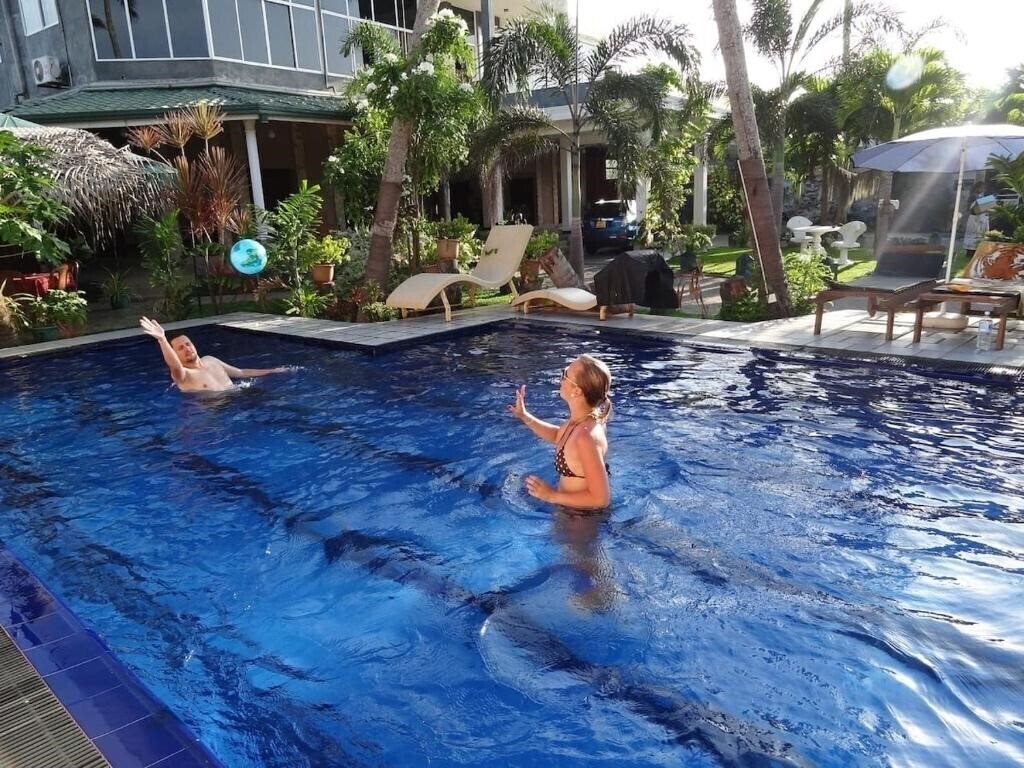 Готель Maple Leaf 2*