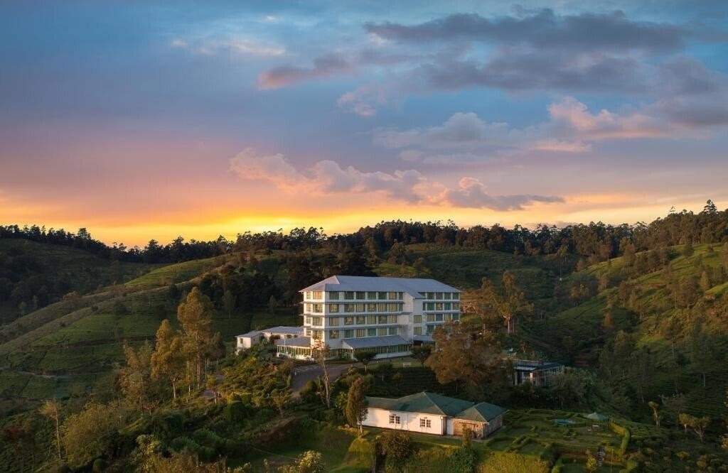 Hotel Heritance Tea Factory 4*