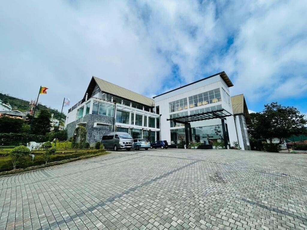 Отель Ripon Grand Hill 3*