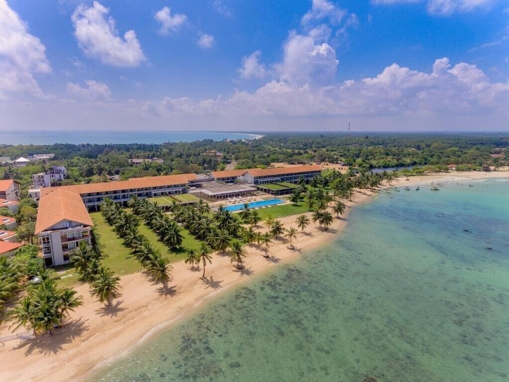 Готель Anantaya Pasikudah 5*
