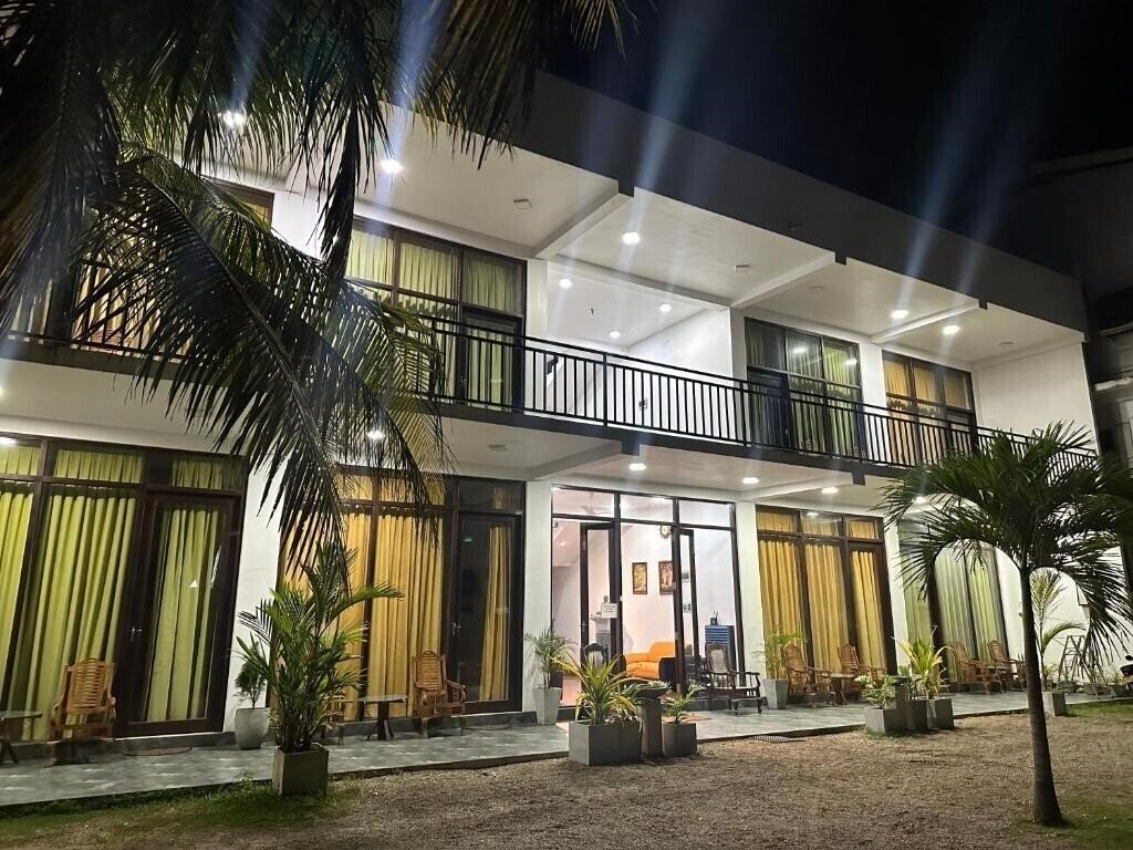 Фото Jayaa Beach 2*