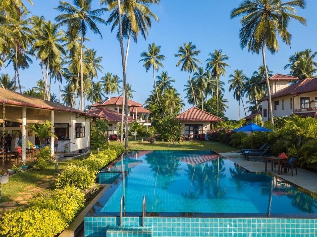 Фотографія Lanka Beach Bungalows & Villa 4*