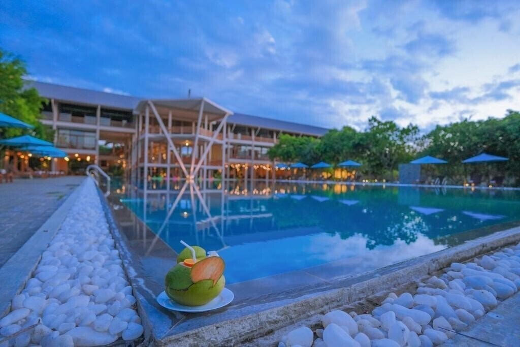 Отель Breeze Pasikudah 5*