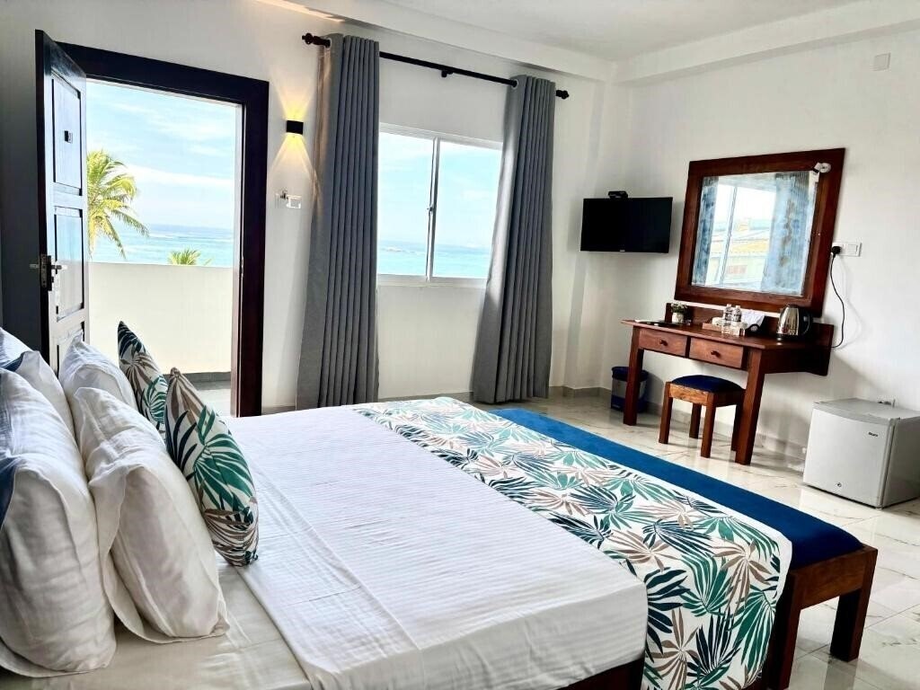 Отель Hotel Rock Fort 3*