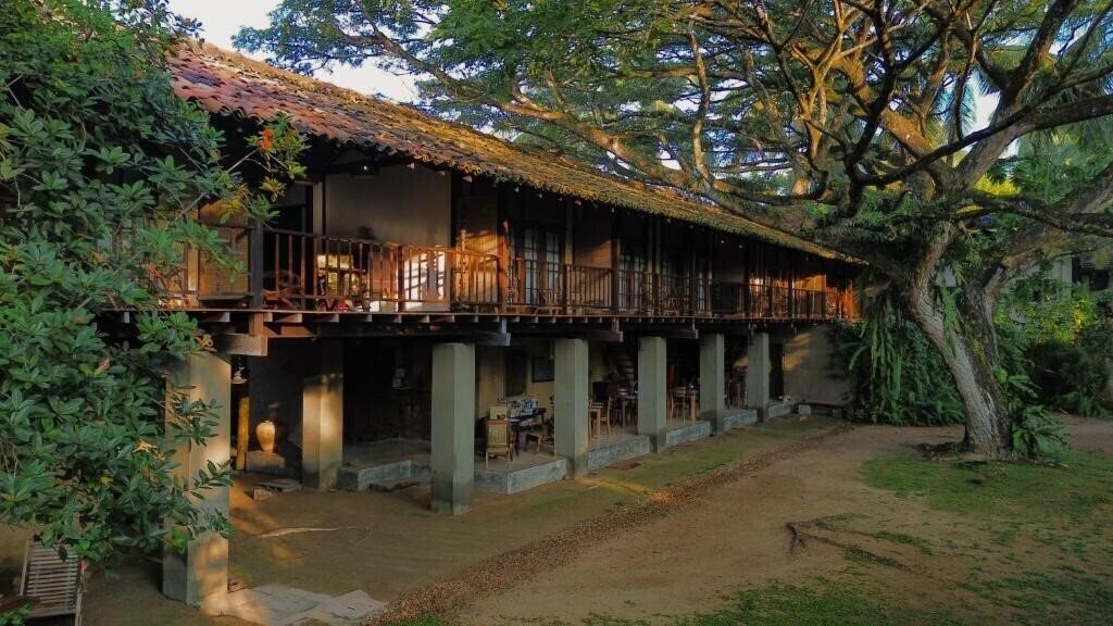 Отель Dunes Unawatuna Hotel 4*