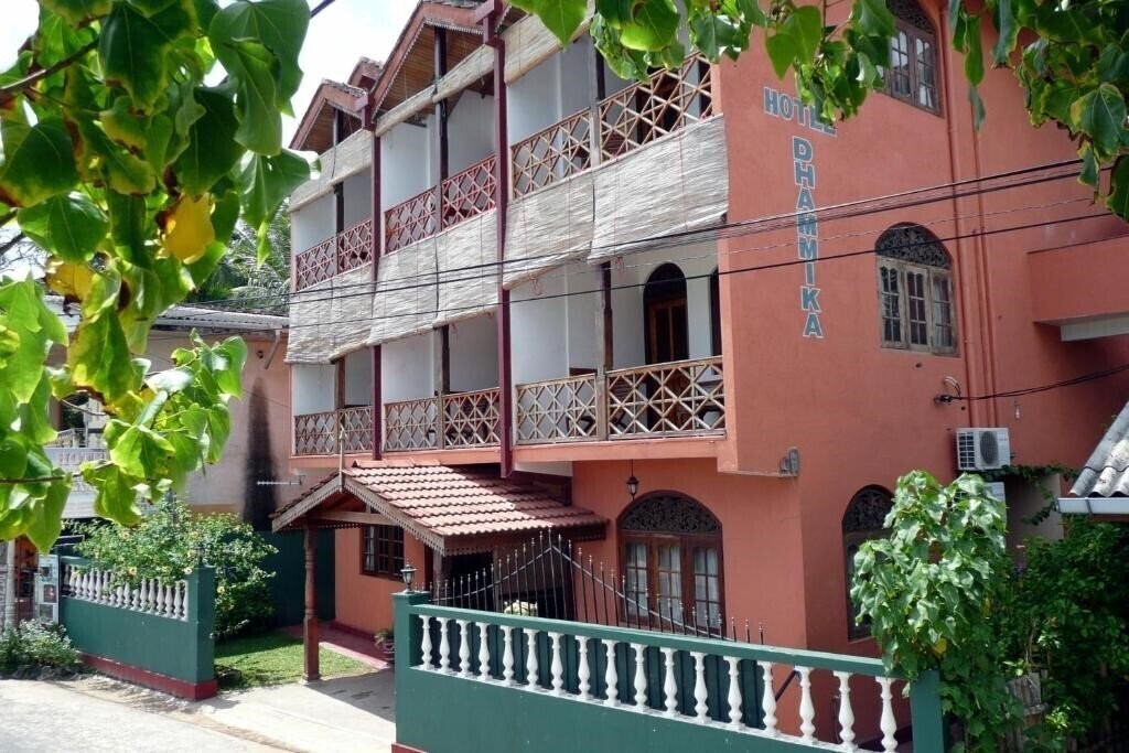 Готель Dhammika Hotel 2*