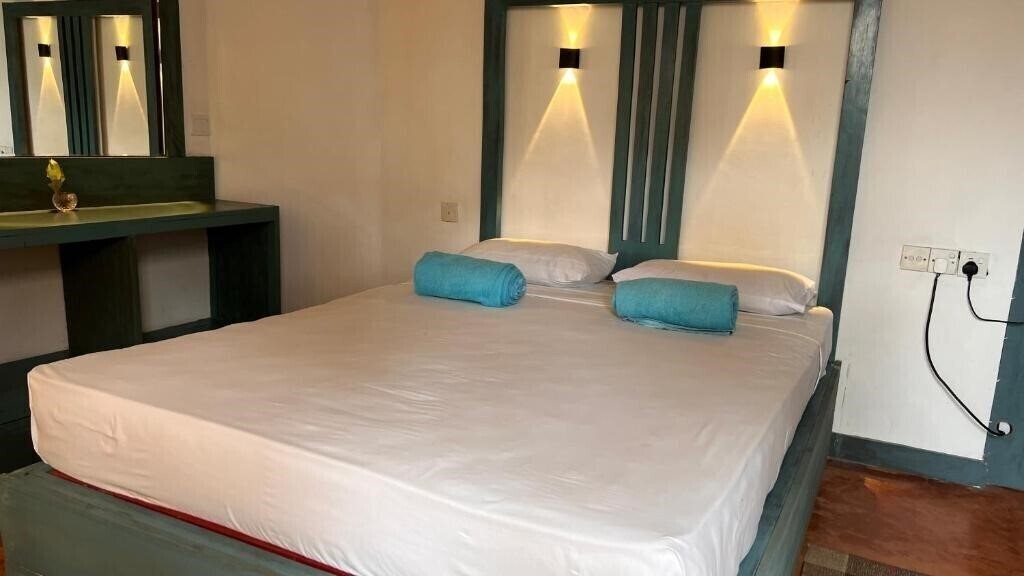 Отель Banana Beach 3*