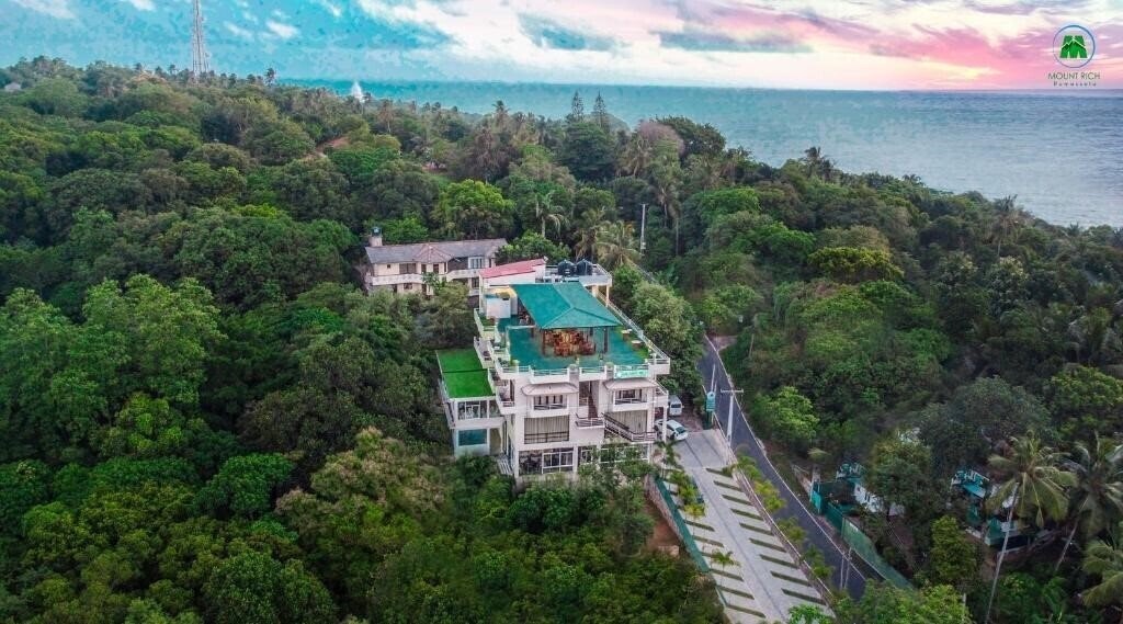 Hotel Mount Rich Rumassala 4*