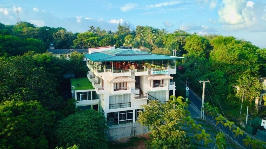 Hotel Mount Rich Rumassala 4*