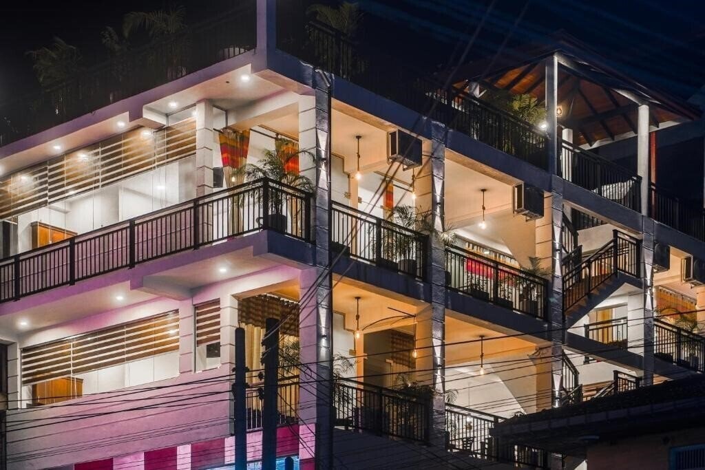 Отель Maple Place 3*