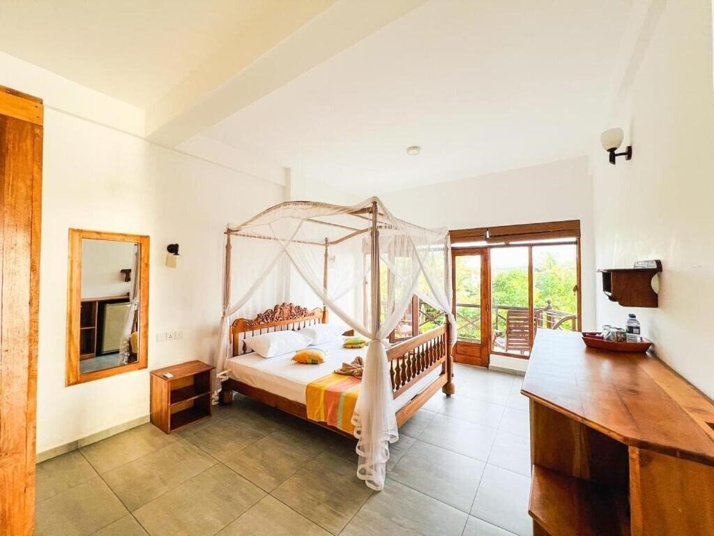 Фото Twenty Two Weligamabay 4*