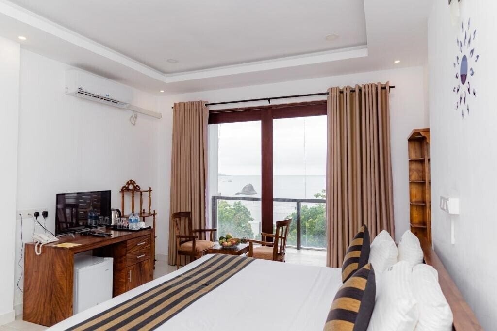 Картинка Centhara Beach Weligama 3*