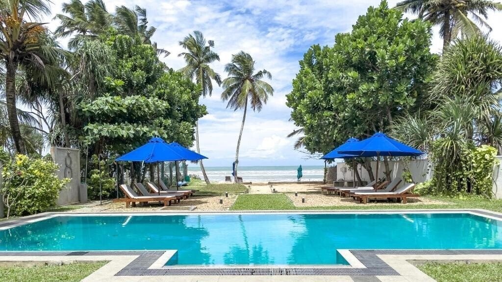 Hotel Parangi Weligama Bay 3*