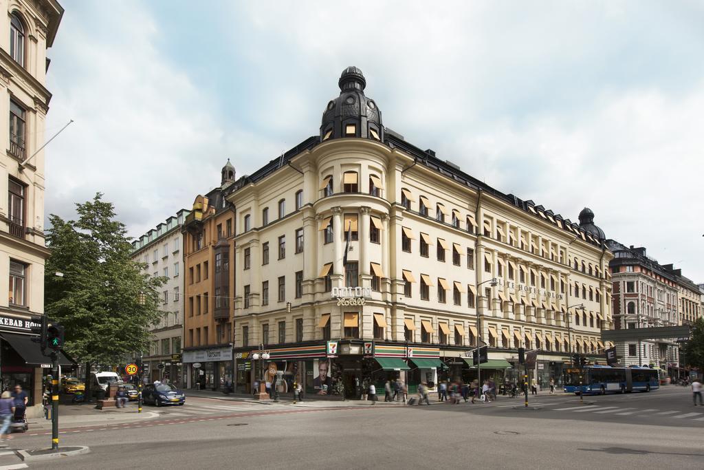 Отель Adlon 4*