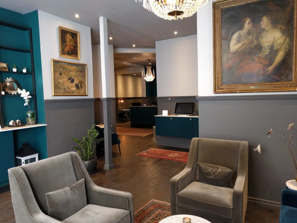 Отель Queens 3*