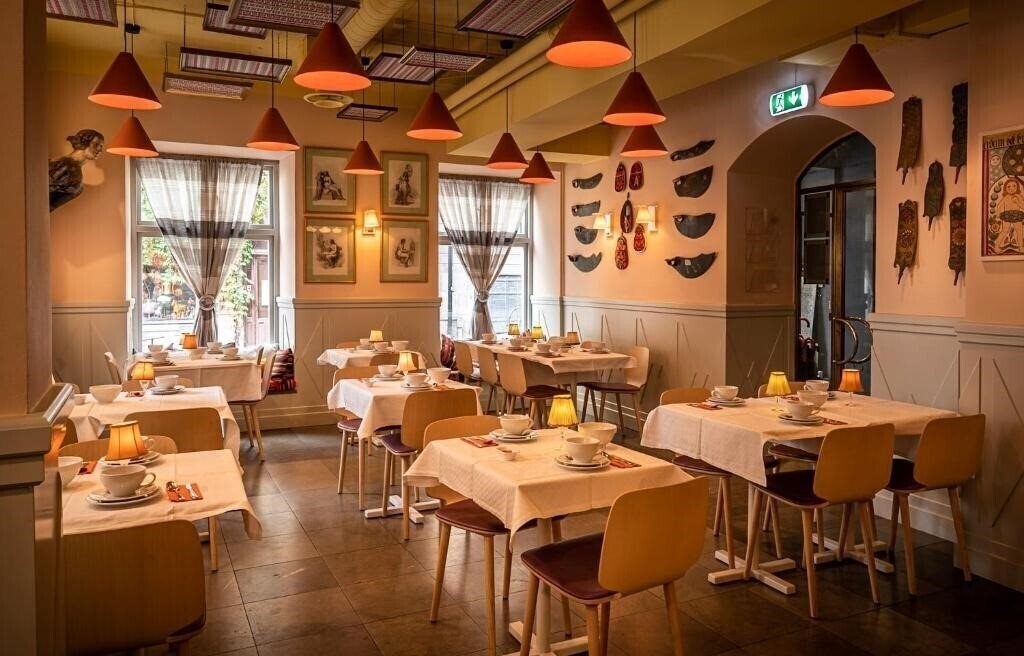 Готель Lady Hamilton Hotel 4*