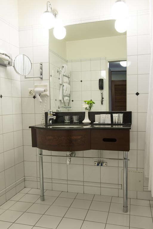 Фото First Hotel Reisen 4*