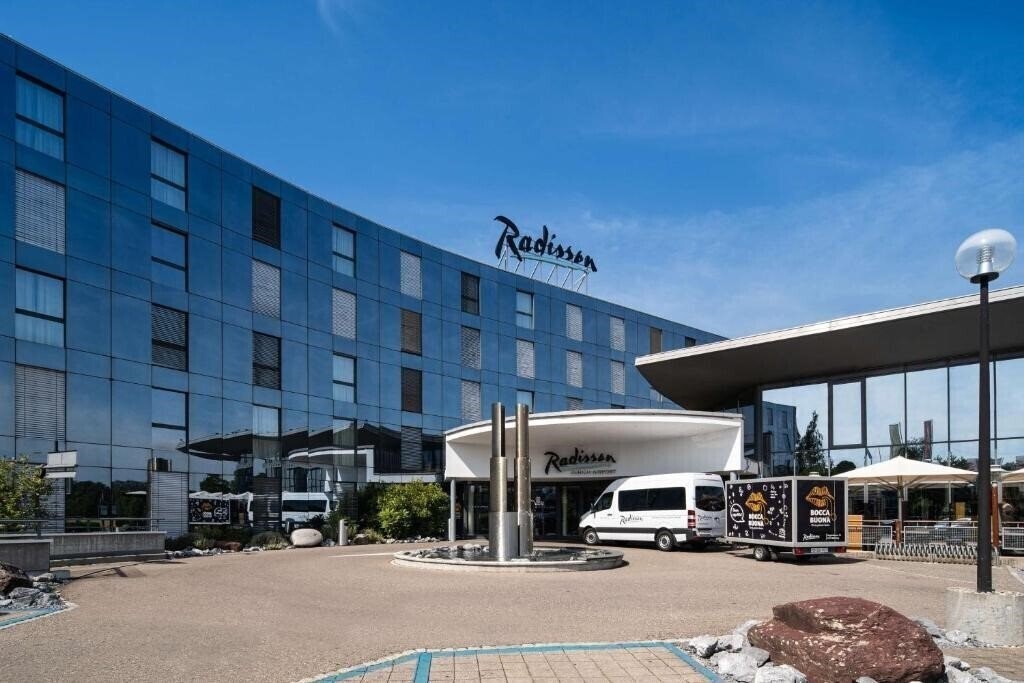 Zdjęcie Park Inn By Radisson Zurich Airport Hotel 4*