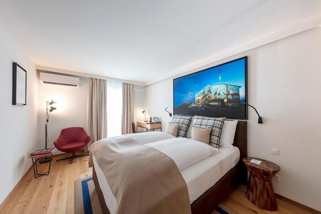 Зображення Leoneck 3*