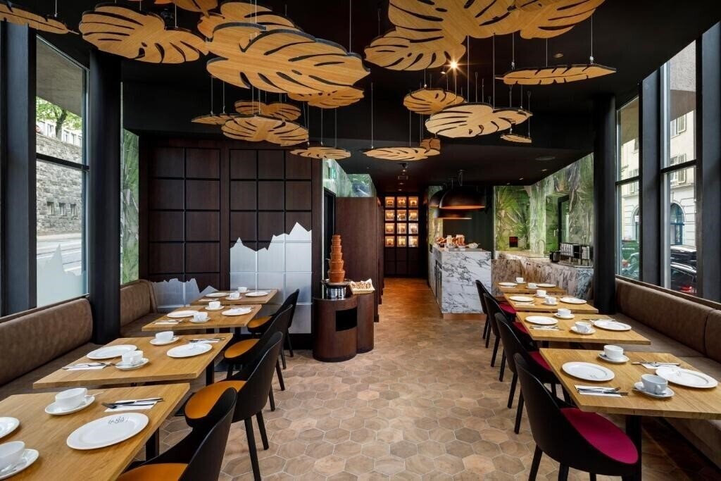 Obraz Swiss Chocolate Zurich by Fassbind 3*