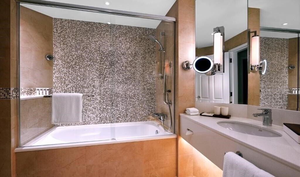 Фотографія Swissotel Merchant Court 4*