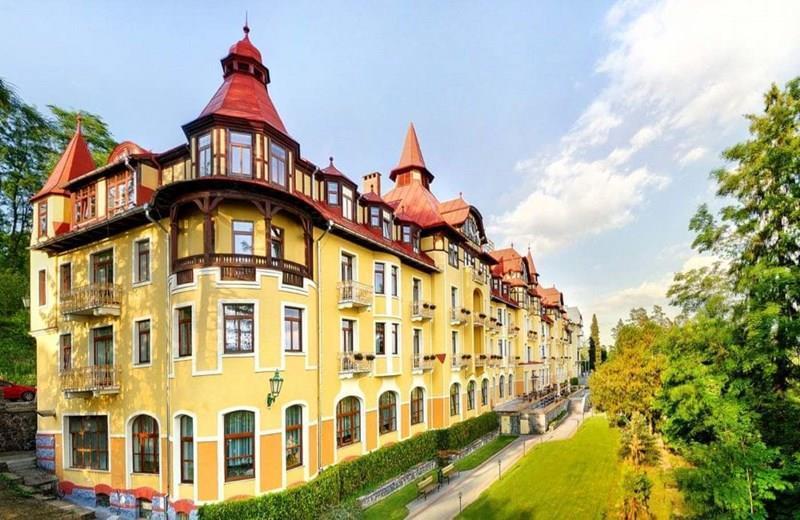 Готель Grand Hotel Praha 4*