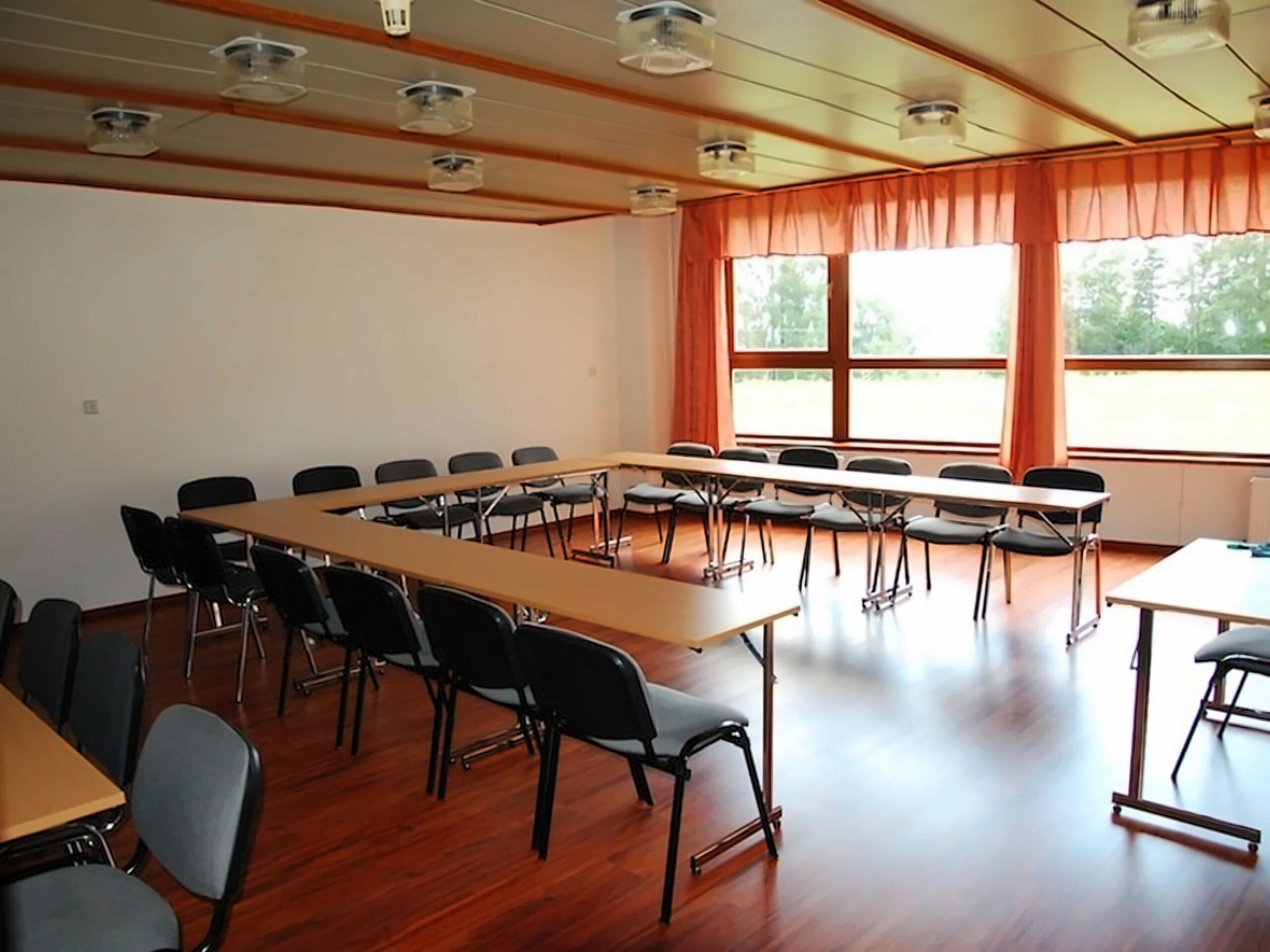 Zdjęcie Hutnik II 2*