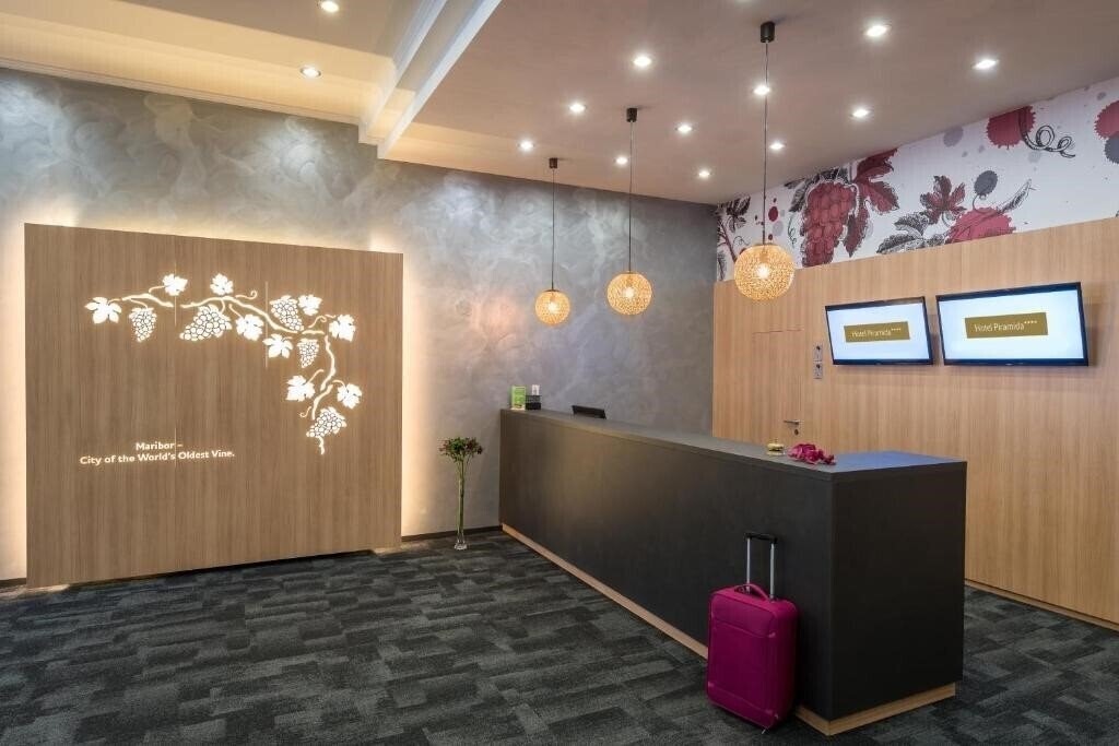 Zdjęcie Piramida 4*